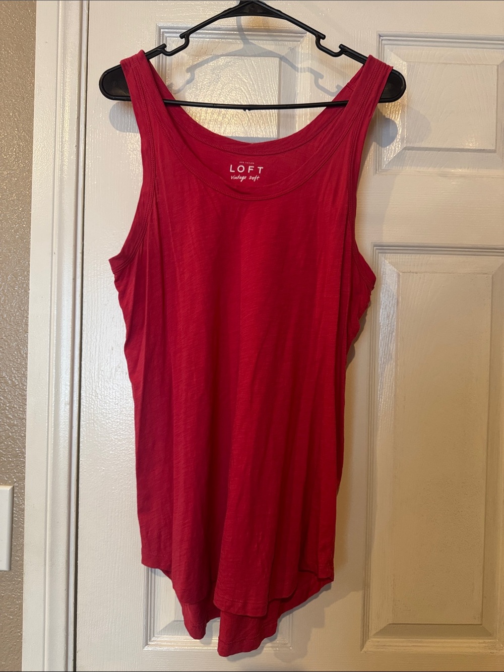 Ann Taylor LOFT  Vintage Soft Red Scoop Neck Sleeveless Tank